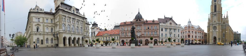 Family Top Rooms Bela Lada Sobe Novi Sad Exteriör bild