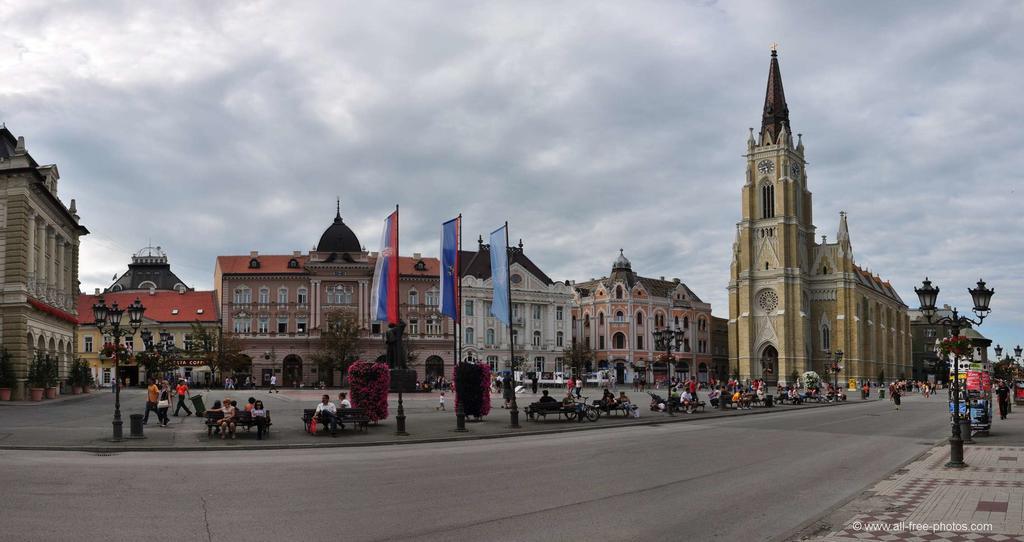Family Top Rooms Bela Lada Sobe Novi Sad Exteriör bild