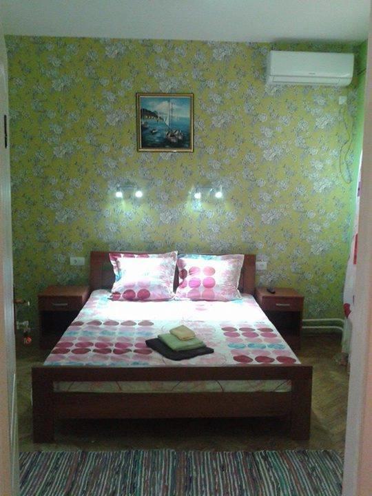 Family Top Rooms Bela Lada Sobe Novi Sad Rum bild