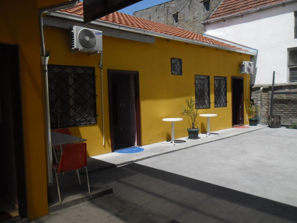 Family Top Rooms Bela Lada Sobe Novi Sad Exteriör bild